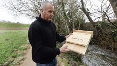 Las casas para murci�lagos est�n hechas de madera, con varias tablas separadas unos�cent�metros