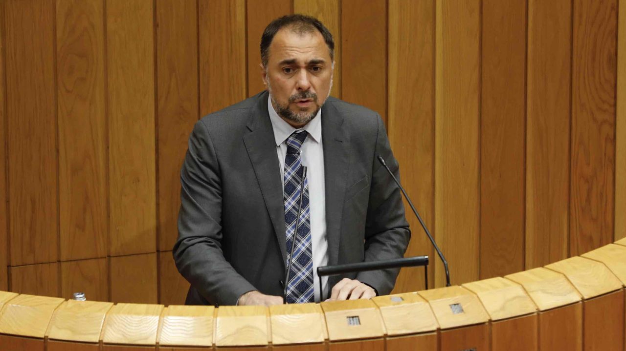 El exconselleiro Julio García Comesaña liderará la lista del PPdeG por Pontevedra