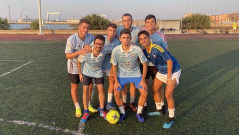Iker, con sus amigos Edgar, Christian, Javi, Alberto, Ral y Pablo
