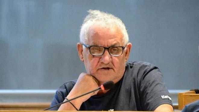 El concejal de Deportes de Cangas achaca a j�venes inmigrantes el mal estado de los campos de f�tbol en la playa