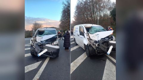 Estado en el que qued� la furgoneta tras chocar contra un caballo en Esgos