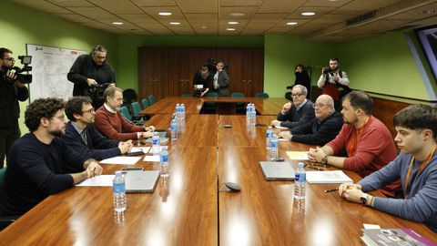 Reuni�n entre los representantes de la Generalitat, el Semaf, Adif y Renfe, despu�s de que el Gobierno catal�n haya decidido abrir un expediente a la operadora ferroviaria por no prestar esta ma�ana el servicio de Rodalies