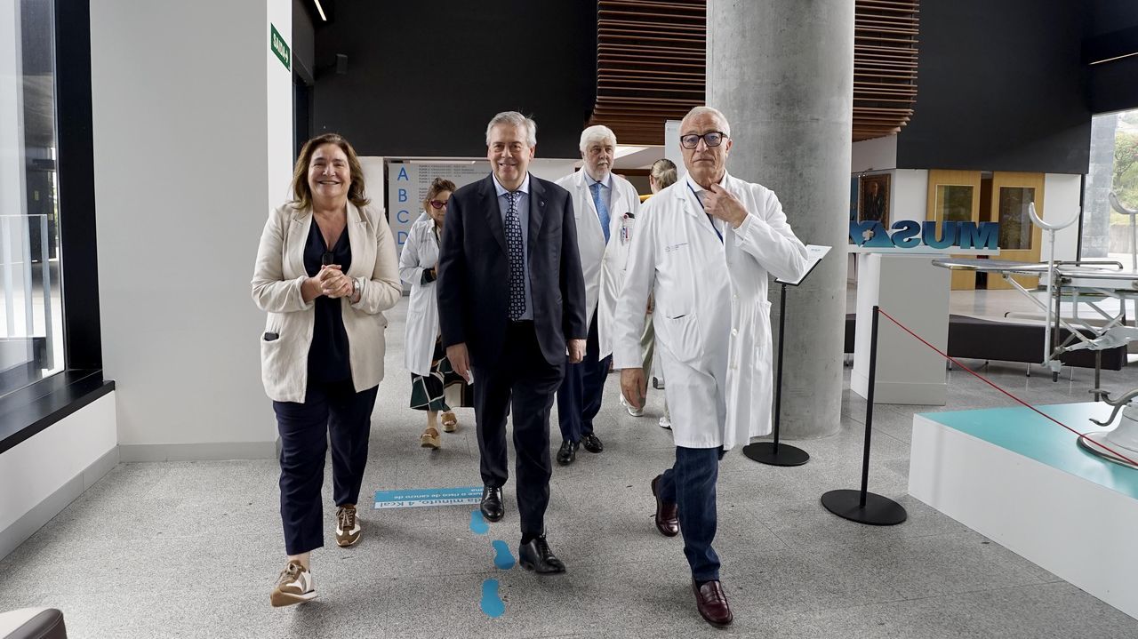 El conselleiro de Sanidade, sobre el atasco en la descentralización de Medicina: «Eu non estaba»