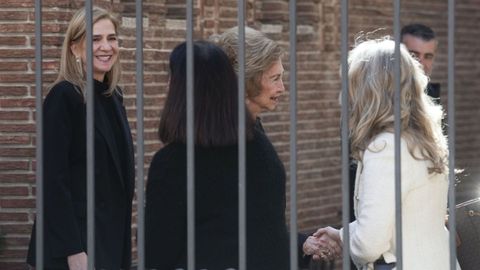 La infanta Elena, junto a la reina Sof�a