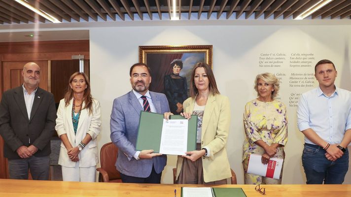 Sinatura do pacto do galego entre o PP e o PSdeG.