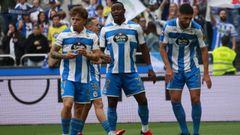 Varios jugadores del Deportivo celebran el tanto de Eddahchouri.
