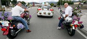 Motos, coches y camiones se dar�n cita en una fiesta que ya es toda veteran�a en la comarca de A Mari�a y en la que Alfoz honra cada a�o a San Crist�bal. 