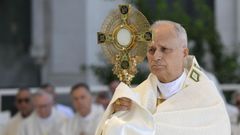 El papa Le�n XIV durante una procesi�n del Corpus Christi en su visita a Espa�a.