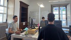 Miembros de Tribo Solutions, en el pazo de Arenaza, donde estn a punto de crear su empresa de digitalizacin de procesos.