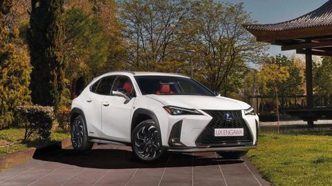 Lexus UX 250h �Engawa�