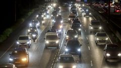 La unión de la salida de la autopista con Alfonso Molina, en sentido entrada, es uno de los puntos conflictivos a primera hora de la mañana