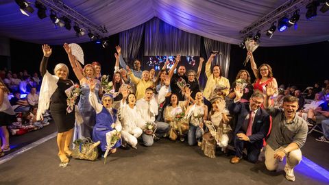 Desfile de Encaixeiras S�nior, con el que se clausur� esta �ltima edici�n de la Mostra en Camari�as