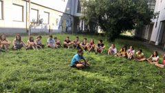 Con un grupo de sesenta chavales, la asociaci�n cordobesa Proyecto Ulises se aloj� en Fimo, el Fernando Esqu�o (en la imagen) y el pabell�n de Pontedeume durante su paso por la comarca para hacer el Camino Ingl�s