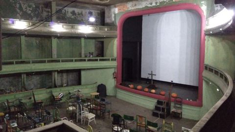 La sala principal ten�a capacidad para cerca de 400 espectadores