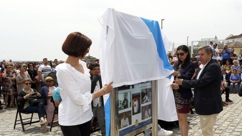 ACTO DEL HOMENAJE A PLACIDO BETANZOS EN EL QUE BAUTIZOCON SU NOMBRE EL PASEO MARITIMO DE PALMEIRA