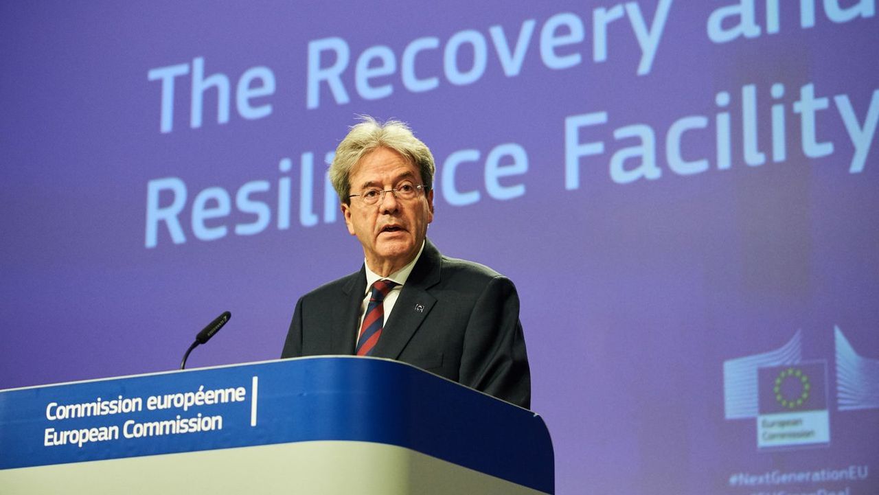 Bruselas retrasa la recuperación plena de la economía hasta el 2023