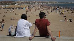 Vista de una playa de Valencia esta semana con temperaturas por encima de los 30 grados 