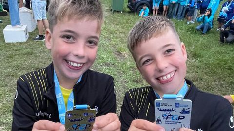 Xurxo y Mateo, medallistas con el Dumbría el pasado fin de semana