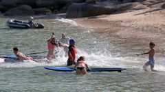 Festa da Dorna, Trinautl�n na praia de Area Secada