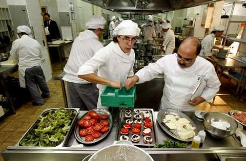 La cocina del CIFP Compostela (en foto de archivo) prepara para estas ense�anzas.