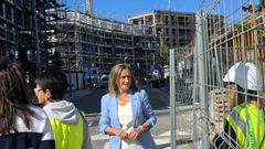 Luisa S�nchez visitando obras de construcci�n de pisos de la Xunta en Navia