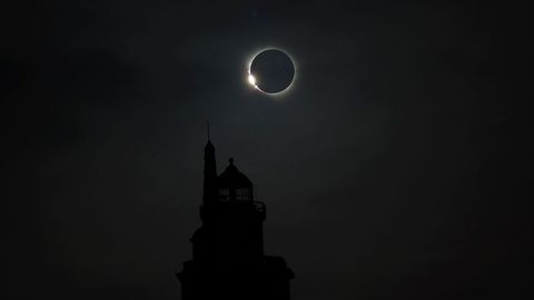 Eclipse total desde la torre de H�rcules