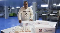 Juan Garc�a, en las instalaciones del pol�gono de A Trabe, en Cedeira