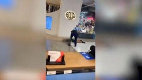 Primeras im�genes del apu�alamiento m�ltiple en un centro comercial de S�dney