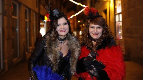 El Liceo ourensano se llen� de comadres vestidas con trabajad�simos y orginales difraces