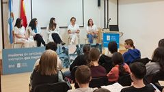 Trabajadoras del hospital monfortino celebraron una mesa redonda para estudiantes de ESO