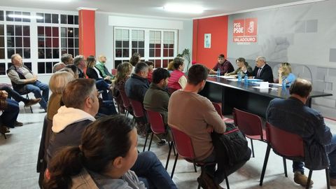 Reunin del PSdeG celebrada el martes en O Valadouro