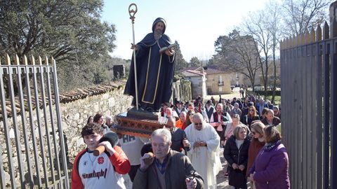 Celebracin de San Mauro con misa y procesin, y despus degustacin de callos y empanada