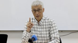 El presidente de la CIUG, el matem�tico Iv�n Area, el jueves pasado durante la rueda de prensa en la que compareci� por los errores en la PAU.