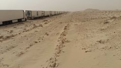 En la frontera entre Marruecos y Mauritania llegan a formarse colas de quince quil�metros