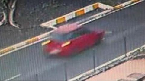 Fotograf�a del coche huido faciliado en su Twitter por la Polic�a Nacional