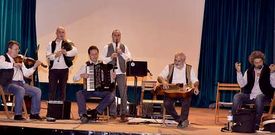 M�sica y lectura de textos culminaron en el Teatro el homenaje de ayer a Miro Casabella.