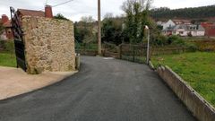 Terminadas las obras en la calle Carreira, de Camari�as