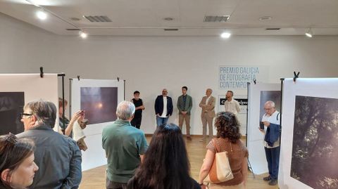 El fotógrafo Carlos Folgoso Sueiro expone «Alen do lago» en Lugo.