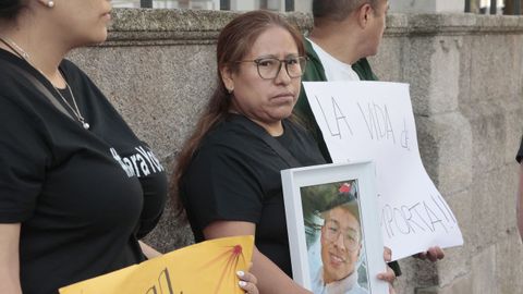 Maritza Yovanna G�mez, la madre de Yoel Quispe, a las puertas de la Audiencia Provincial en el primer d�a del juicio por la muerte de su hijo