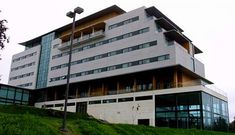 El hotel de cuatro estrellas de Silleda reabre con una nueva cocina y un nuevo interiorismo.