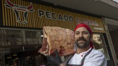 Pablo Rodr�guez dice que en su casa son �de carne� y �l es hombre �de chuletas�. El carnicero cuenta que el nombre de Pecado Carnal se les ocurri� a un amigo y a �l mientras estaban buscando un local comercial: �Como no encontr�bamos, entre bromas, se habl� de alquilar la Catedral y de llamarlo Pecado Carnal. Surgi� de esa forma la idea y as� qued�. 