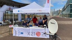 Radioaficionados del Diploma Xacobeo con sus equipos en el Gai�s.