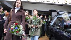 El entierro de D�borah Fern�ndez, en el a�o 2002