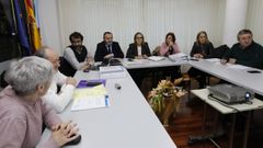 A directora de Augas de Galicia l�mbralle � alcaldesa de Viveiro a reuni�n que mantiveron o pasado 5 de decembro en Celeiro, coa conselleira de Infraestruturas e veci�os de Xunqueira