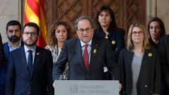 Torra acompa�� el traslado de los presos a Madrid con una reuni�n de su Gobierno tras la cual compareci� con sus consejeros y ley� una declaraci�n en la que cuestiona la democracia espa�ola.