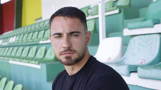 Jess Arribas, en su primera toma de contacto con el Campo de Espiedo