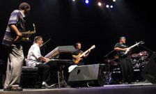 Chick Corea, al piano, actu� por �ltima vez en la ciudad en el 2003, cuando toc� en el Coliseo. 