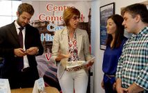 De Olano, Raquel Arias, Isabel M�ndez y el presidente del CCCH, �nxel V�zquez, en la presentaci�n. 