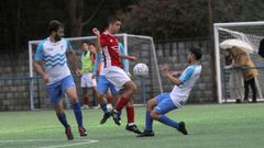 Imagen del partido entre el Cidade de Ribeira y el Sig�eiro, disputado en A Fieiteira.