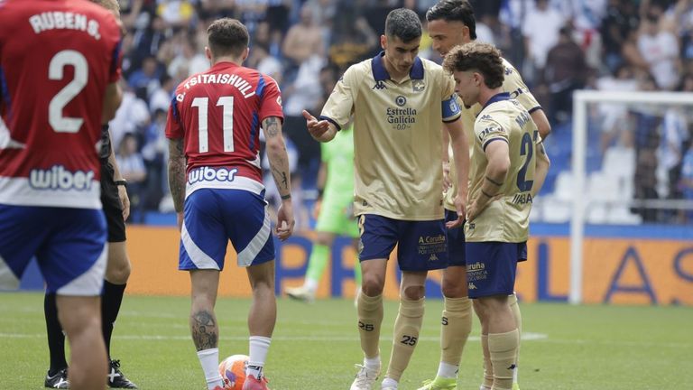 Villares, Herrera y Mario Soriano, durante el Dépor-Granada